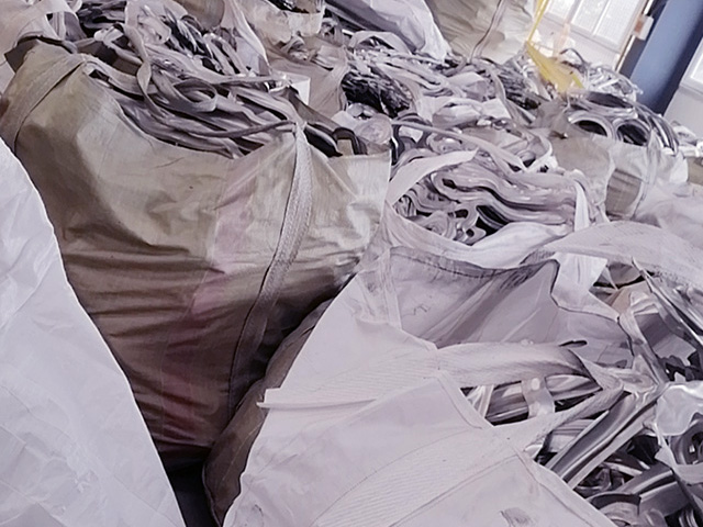 �U�f���Y����